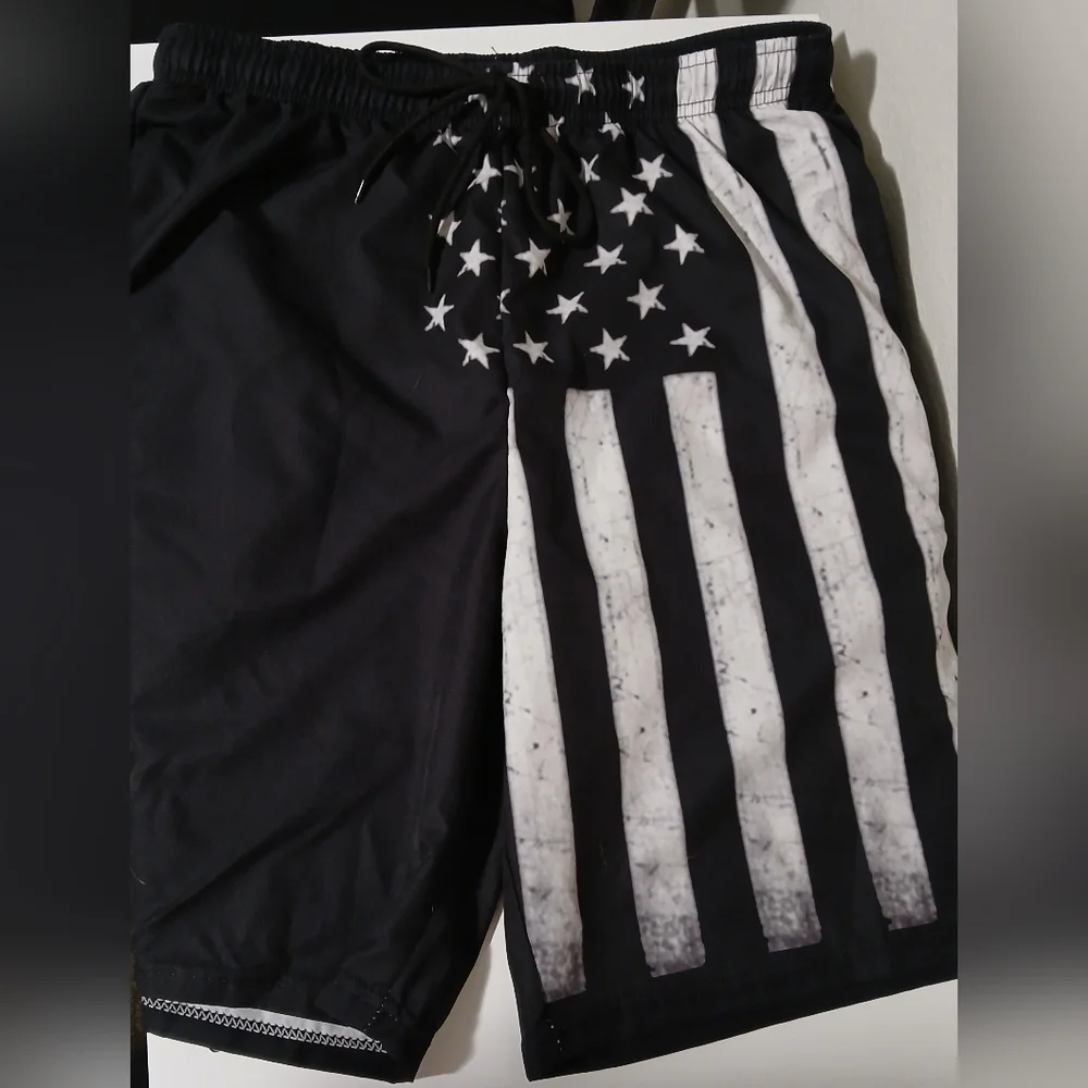 Men's American Flag Black &‎ White Swim Trunks